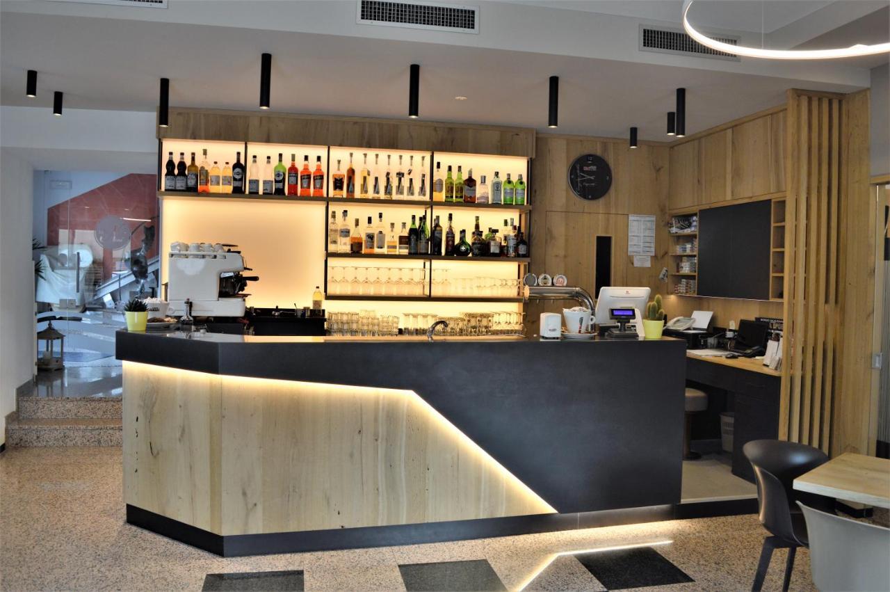 Albergo Ristorante Da Neni モーリ エクステリア 写真