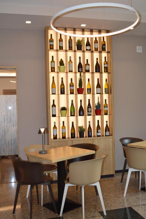 Albergo Ristorante Da Neni モーリ エクステリア 写真